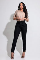 Calça Jeans Modeladora Preto que não Desbota Detalhe Barra