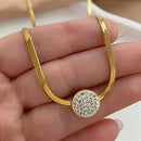 COLAR FITA FINA CÍRCULO ZIRCÔNIAS DOURADO AÇO 316L⭐️