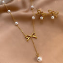 COLAR E BRINCO KIT LAÇO E PÉROLAS GRAVATINHA DOURADO AÇO 316L PREMIUM⭐️