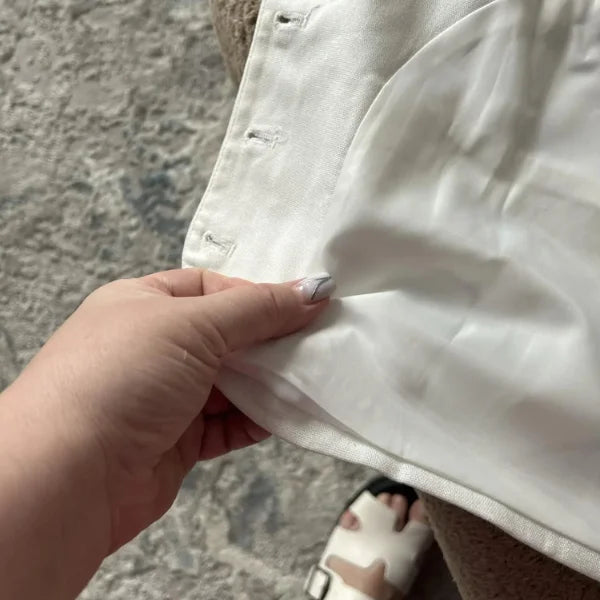 Conjunto Feminino em Alfaiataria - Colete e Shorts no Linho (Compre 1 Leve 2)