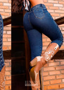 Calça Jeans Modeladora Lipo Empina Bumbum Com Detalhe Cós Médio - C457