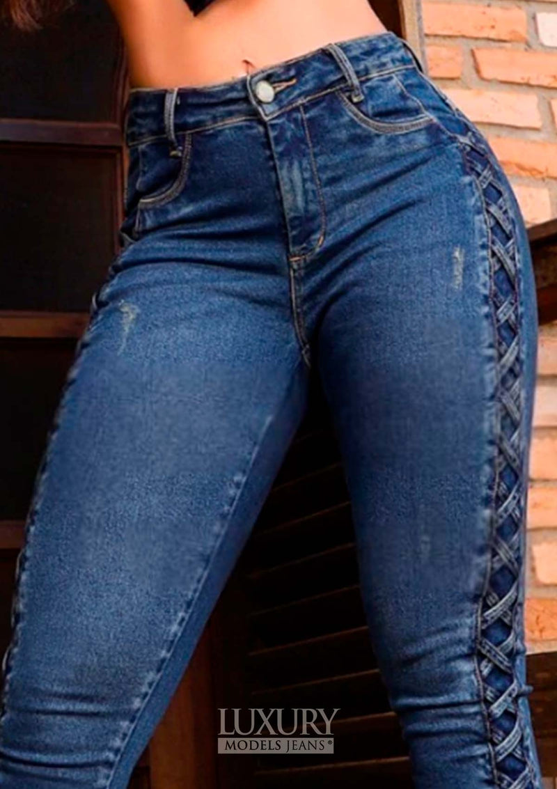 Calça Jeans Modeladora Lipo Empina Bumbum Com Detalhe Cós Médio - C457