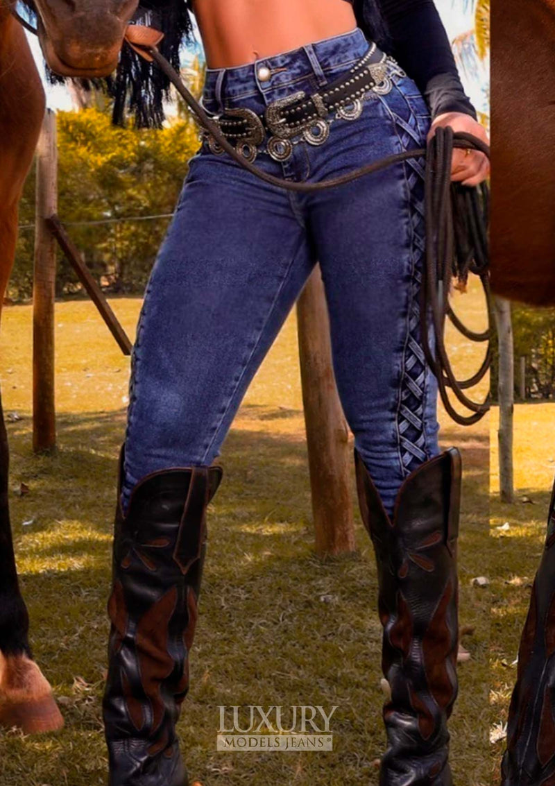 Calça Jeans Modeladora Lipo Empina Bumbum Com Detalhe Cós Médio - C457