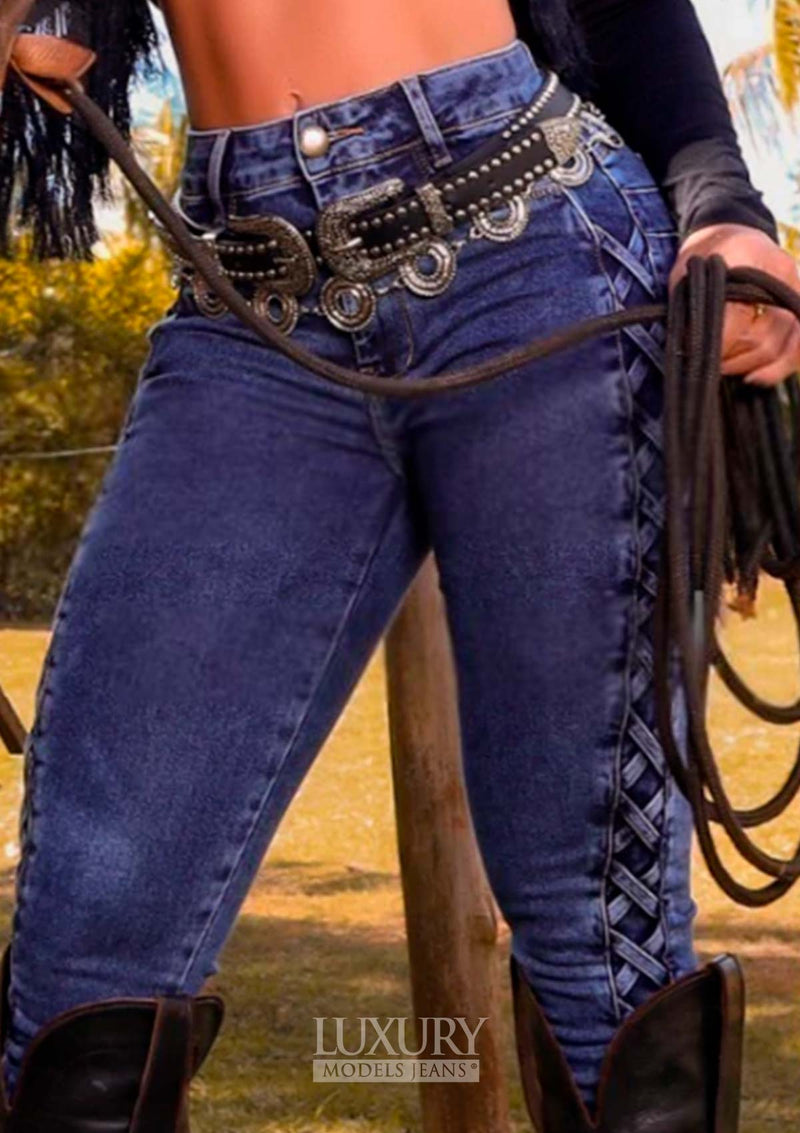 Calça Jeans Modeladora Lipo Empina Bumbum Com Detalhe Cós Médio - C457