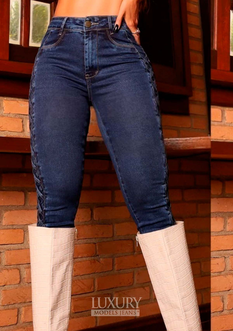 Calça Jeans Modeladora Lipo Empina Bumbum Com Detalhe Cós Médio - C457